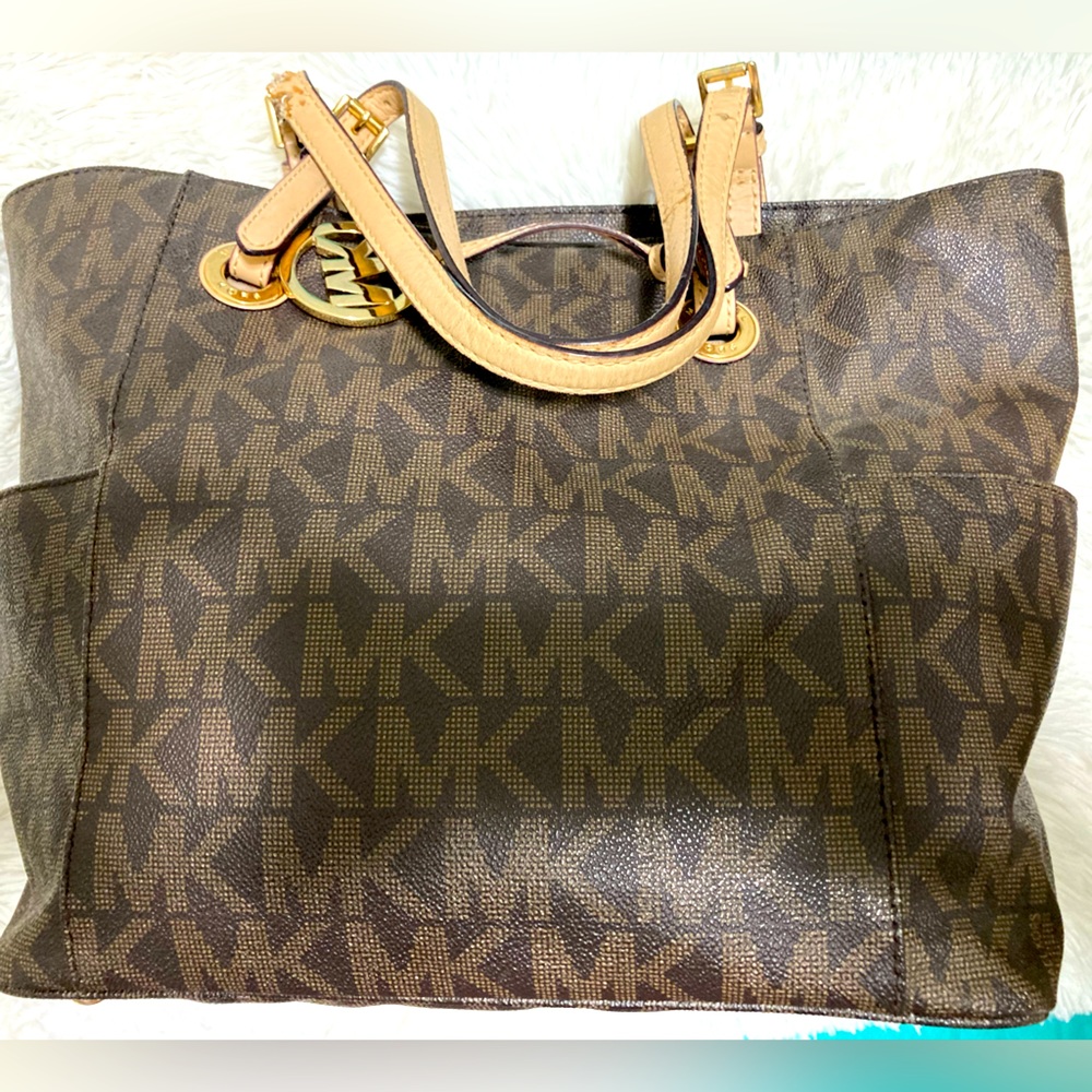 Michael Kors Jet Set Tote